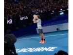 Roger Federer clinches Australian Open beating Rafael Nadal
