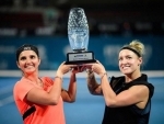 Sania Mirza-Bethanie Mattek-Sands lift Brisbane doubles title
