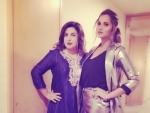Farah Khan, Sania Mirza pose in Manish Malhotra collections at Indian Sports Honours 