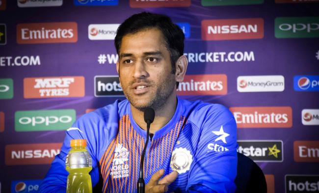 Sachin, others pay tribute to Dhoni's captaincy