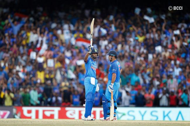 Chennai ODI: Dhoni, Pandya help India recover, post 281/7 against Australia