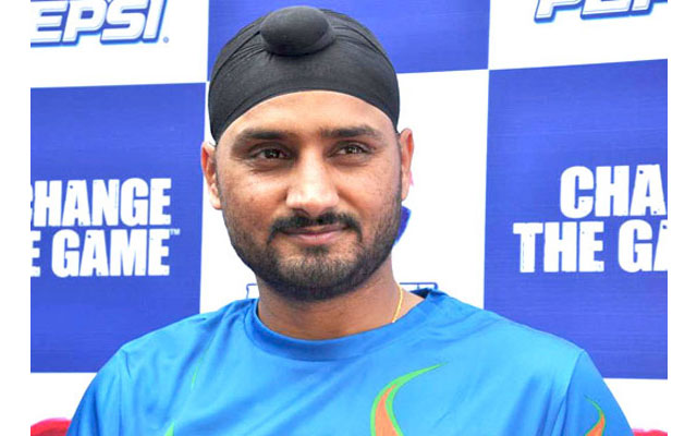 Harbhajan Singh blames Pune pitch for India's defeat in first Test