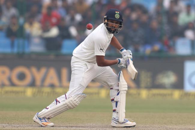 Sri Lanka fighting at 31/3, Indian bowlers give late advantage 