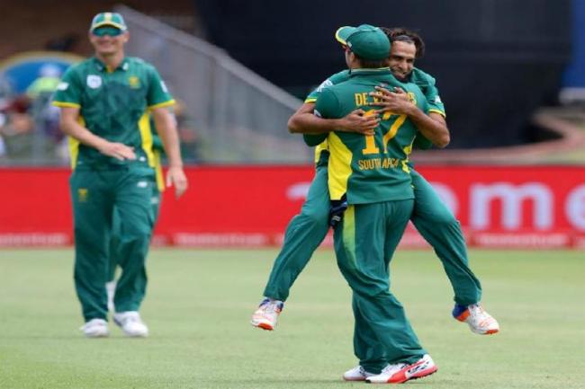 Imran Tahir becomes number- one ranked bowler as du Plessis breaks into top-5