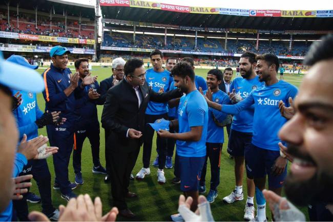 India beat England by 75 runs to lift T20 series 2-1