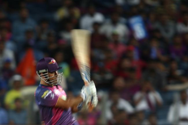 MS Dhoni's aggressive batting helps Pune to beat Sunrisers Hyderabad by six wickets