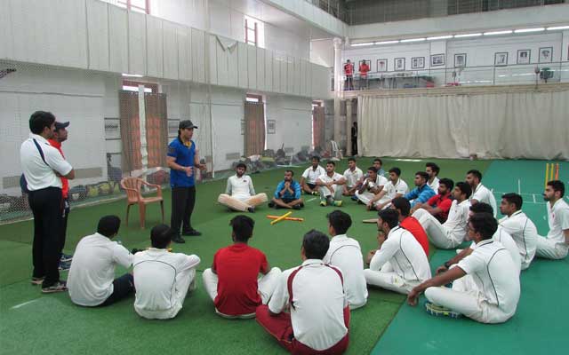 Sachin Tendulkar gives pep talks to young Mumbai cricketers, shares images on Twitter