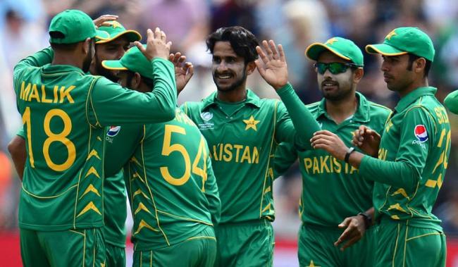 Champions Trophy 2017: Pakistan bowl out England to 211 in 49.5 overs