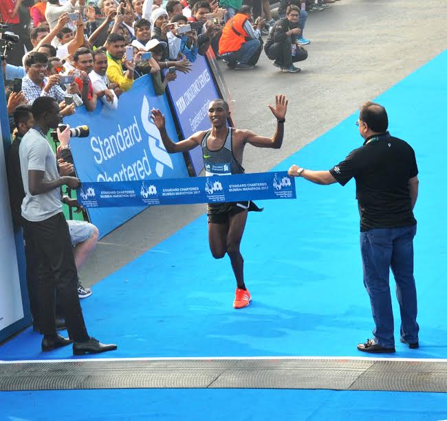 Simbu and Kitur take the honours at the Standard Chartered Mumbai Marathon 2017