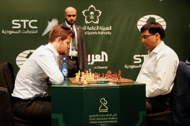Chess: Viswanathan Anand defeats Magnus Carlsen, picks up World Rapid Championship