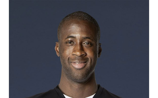 Yaya Toure signs one year contract with Manchester City 
