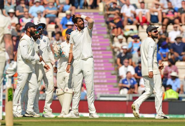 India bowl out England for 271 runs