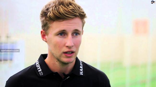 Joe Root signs long-term deal with Yorkshire 