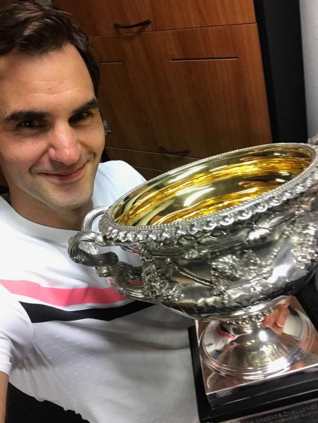 Roger Federer defeats Milos Raonic to win Mercedes Cup in Stuttgart