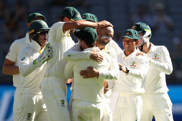 Australia beat India by 146 runs in second Test, level series 1-1