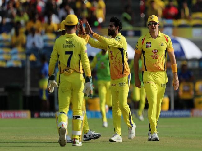 Chennai Super Kings spinners, MS Dhoni outplay Royal Challengers Bangalore by six wickets