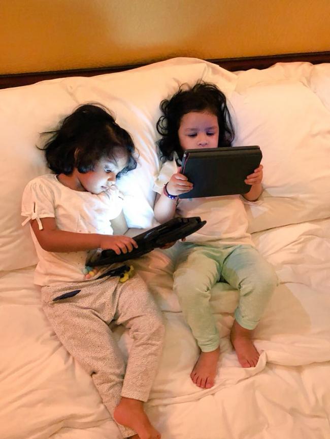 New BFF Gracia and Ziva get busy in watching CSK-RCB match highlights