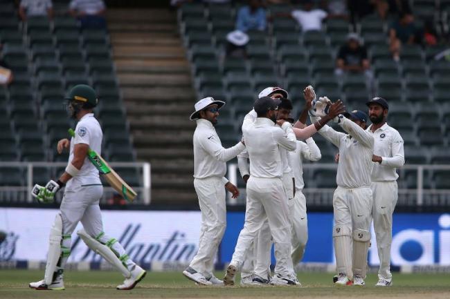 South Africa bowled out for 194 runs
