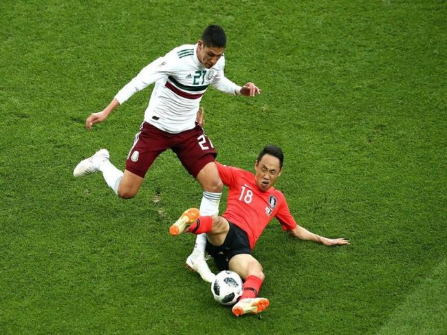 FIFA World Cup: Mexico beat South Korea 2-1