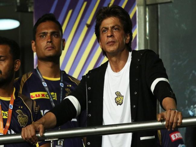 Shah Rukh Khan cancels flight after Knight Riders crash out of IPL 2018