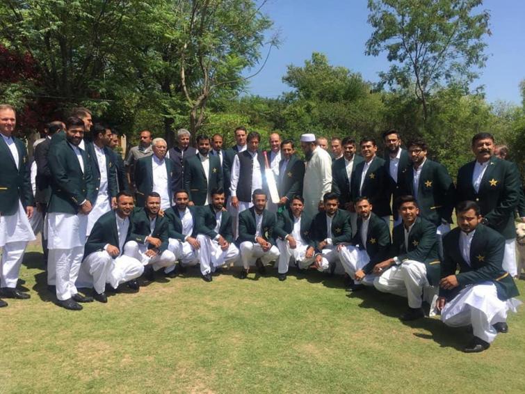 Pakistan's World Cup squad meets PM Imran Khan 