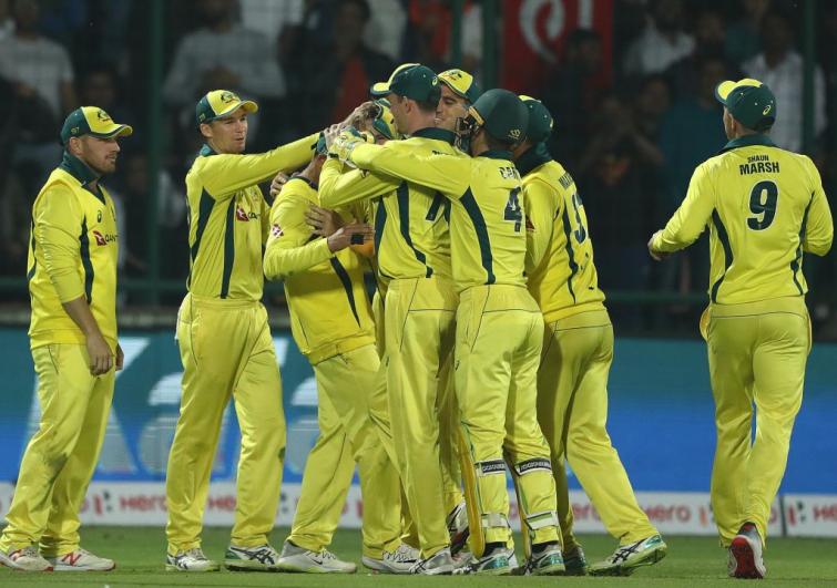 Australian bowlers stun India in final ODI match, clinch series 