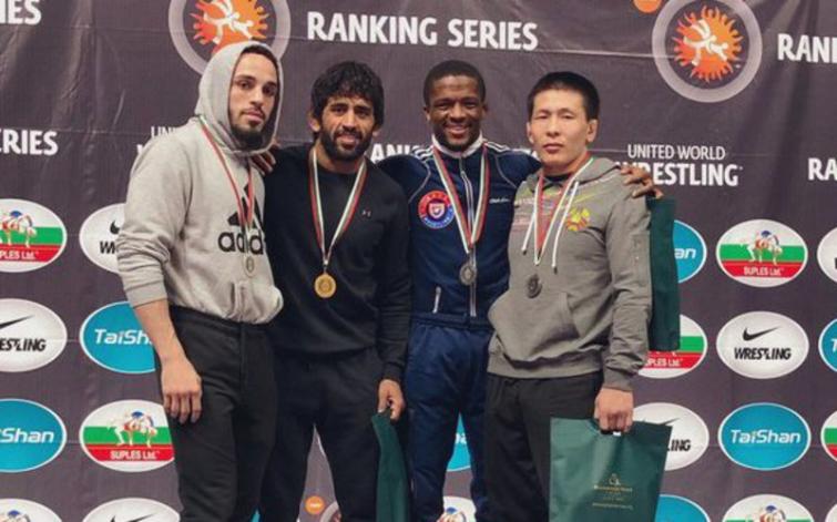 Indian wrestlers win 2 gold, 4 silver in Bulgaria