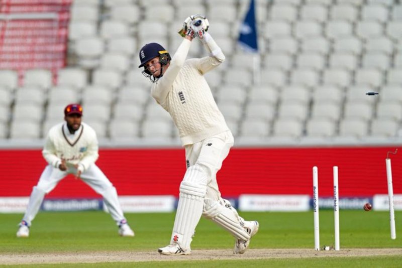 Chris Woakes, Broad bowl out Windies for 287, England 2nd innings 37/2 at stumps