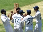 India picks up early wickets as Australia opt to bat first 