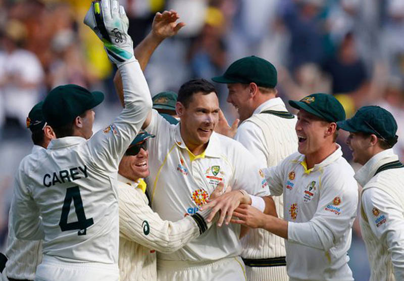 Third Ashes test resumes despite Covid scare