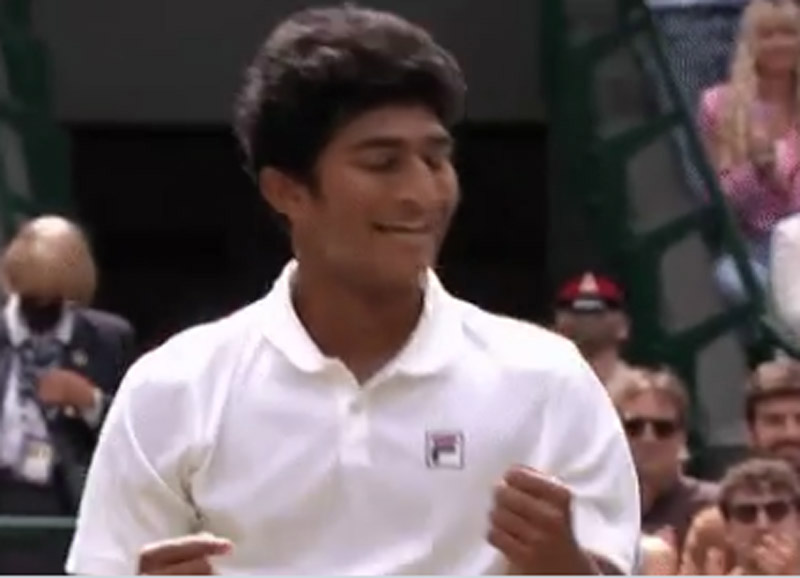 Indian-American player Samir Banerjee clinches Wimbledon Boy's singles title