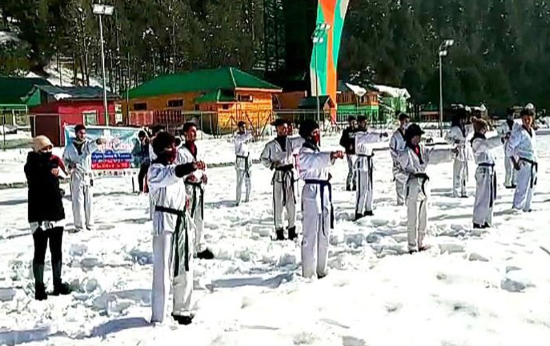 Jammu and Kashmir: Martial Arts display in snow at Pahalgam