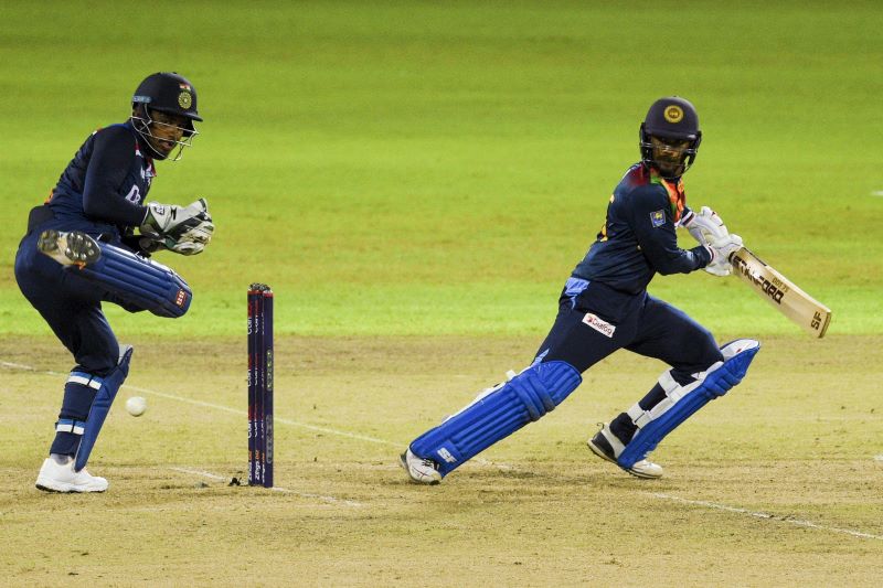 Second T20I: Sri Lanka beat India in by 4 wickets, level series 1-1