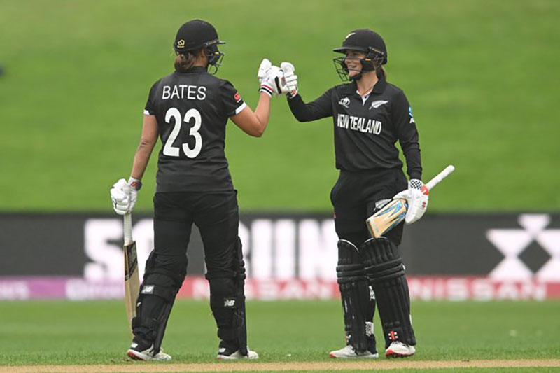 Suzie Bates steers New Zealand to comfortable win over Bangladesh