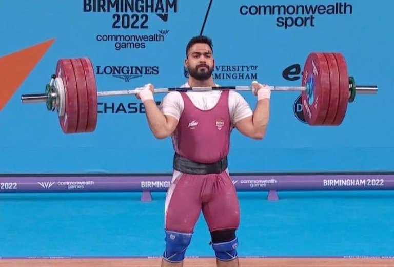 Vikas Thakur completes hattrick of CWG medal with a silver in men's 96kg weightlifting