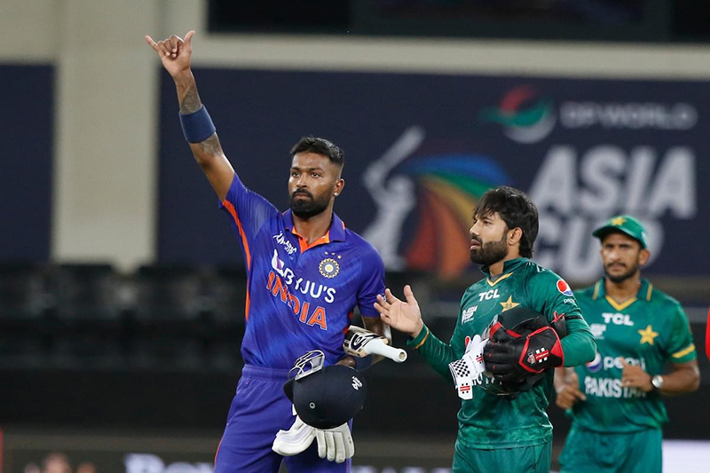From ministers to fans, Hardik Pandya's last over 'confidence' in India-Pak match impresses all