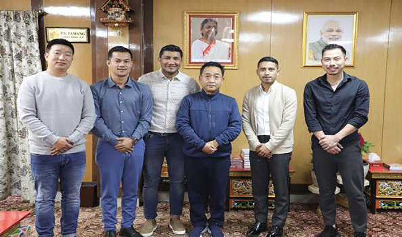 Renowned Sikkim footballers call on CM