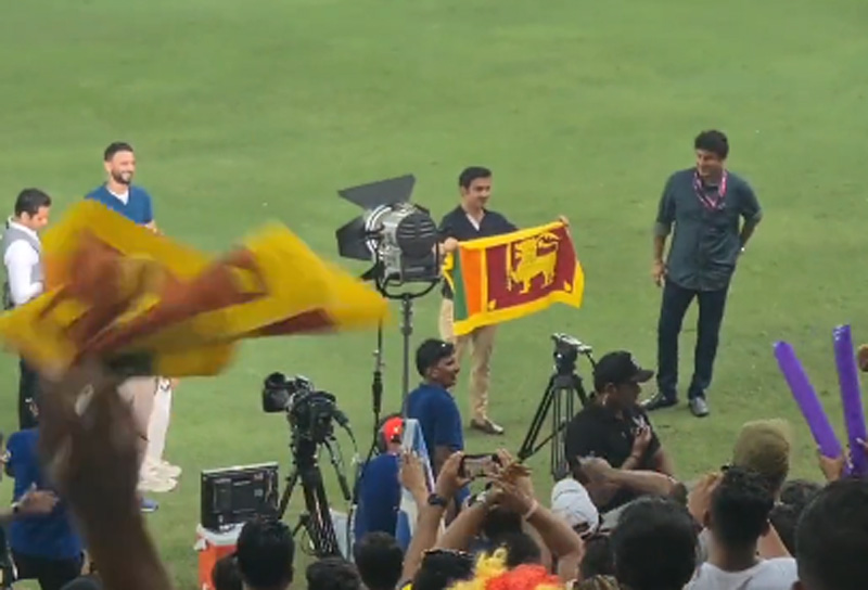 Asia Cup victory: Gautam Gambhir poses with Sri Lankan flag