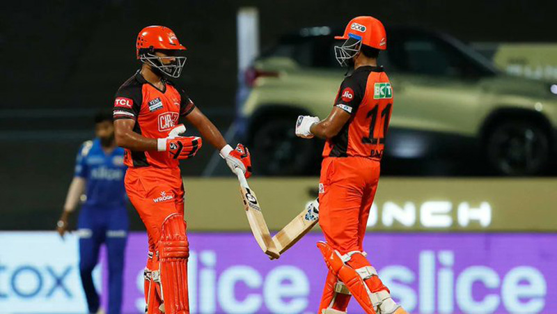 SRH keep hopes of moving to next round alive by beating Mumbai Indians by 3 runs