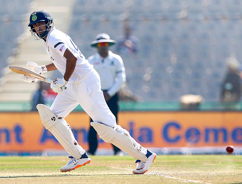 Mohali Test: Sri Lanka scores 108/4 at stumps against India, trail by 466 runs