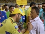 MS Dhoni signs Sunil Gavaskar's shirt on request after CSK-KKR IPL clash