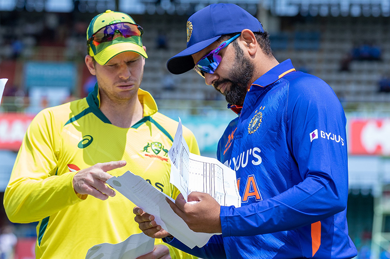 Third ODI: Australia win toss, elect to bat first against India
