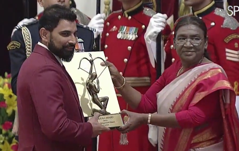 Mohammad Shami receives Arjuna Award from President Droupadi Murmu