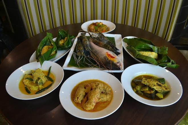 Kolkata Illish-Chingri Judha festival