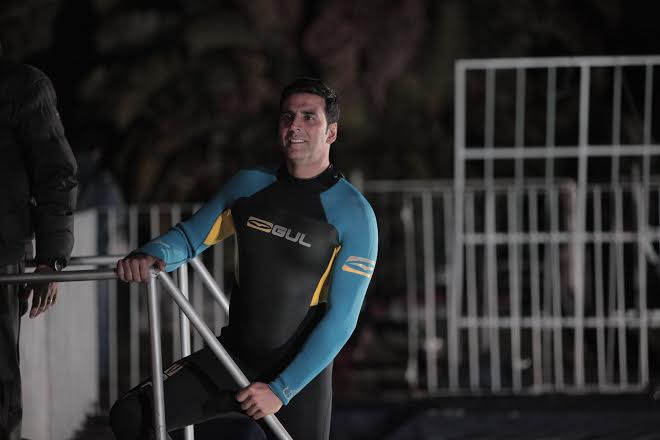Akshay Kumar dares to perform underwater