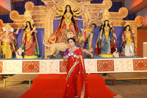 Rani celebrates Durga Puja