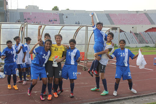 Indian girls toy with hapless UAE counterparts