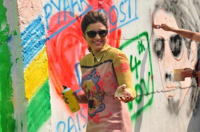 Kill Dil cast paints Mumbai neighbourhood bright