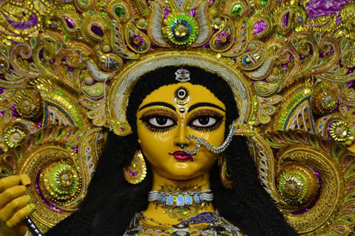 Festive fever grips Kolkata