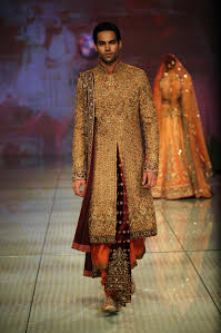 Tarun Tahiliani showcases at Bridal Fashion Week
